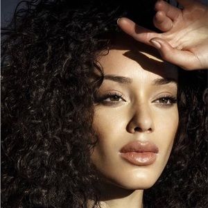 Meet your Posher, Gabrielle